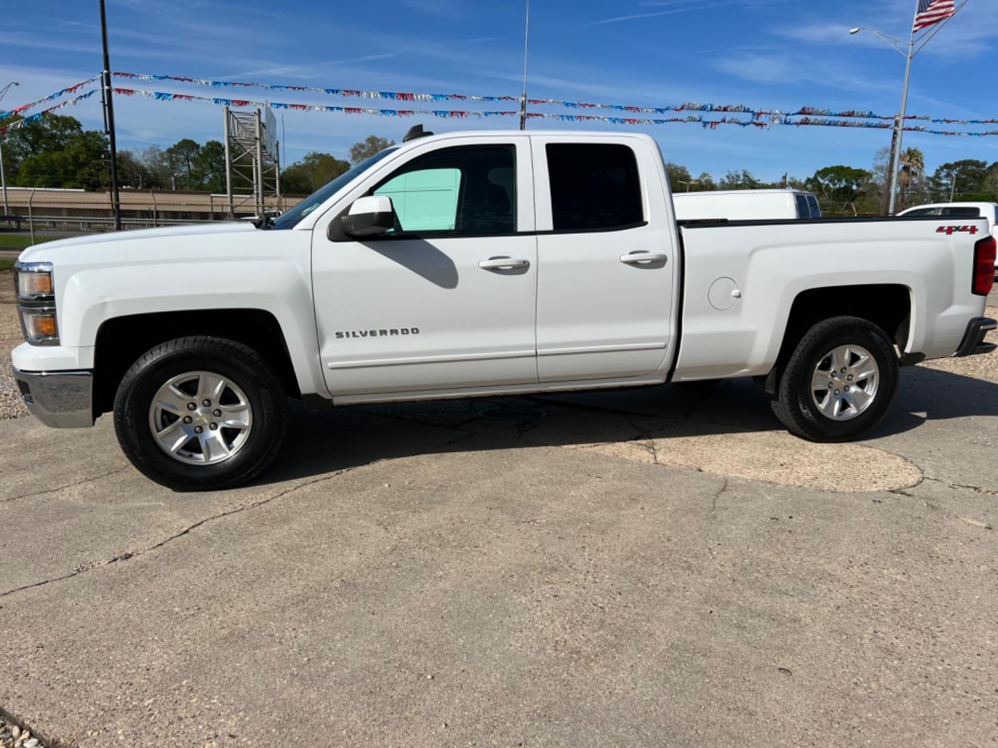 2015 White /Gray Chevrolet Silverado 1500 LT (1GCVKREC8FZ) with an 5.3 V8 engine, Automatic transmission, located at 4520 Airline Hwy, Baton Rouge, LA, 70805, (225) 357-1497, 30.509325, -91.145432 - 2015 Chevrolet Silverado 1500 Double Cab LT 4X4 5.3 V8 Gas, 200K Miles, Power Windows, Locks, Mirrors & Seat, Bed Cover, Tow Pkg. NO IN HOUSE FINANCING. FOR INFO PLEASE CONTACT JEFF AT 225 357-1497 CHECK OUT OUR A+ RATING WITH THE BETTER BUSINESS BUREAU WE HAVE BEEN A FAMILY OWNED AND OPERATED BUSIN - Photo#1